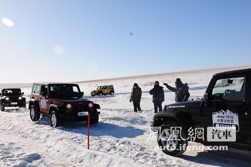 冰雪路面越野与漂移体验 海拉尔试驾Jeep系列