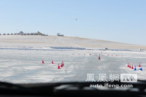 冰雪路面越野与漂移体验 海拉尔试驾Jeep系列\(3\)