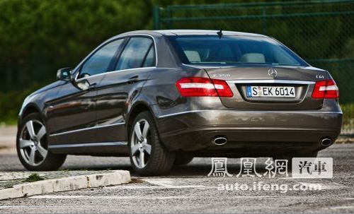 宝马放弃纯驾驶乐趣 奔驰E350对比宝马535i\(4\)