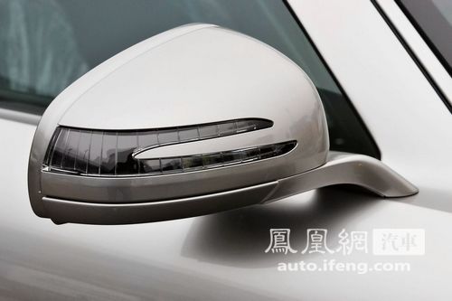 2010北京车展探馆 详细实拍奔驰鸥翼跑车SLS\(3\)