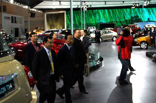 国务院副总理张德江参观2010北京国际车展