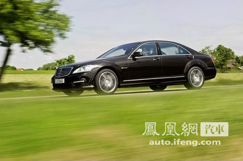 奔驰发布新旗舰S63 AMG 售价约合112.60万起(2)