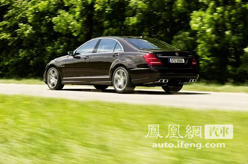 奔驰发布新旗舰S63 AMG 售价约合112.60万起(2)