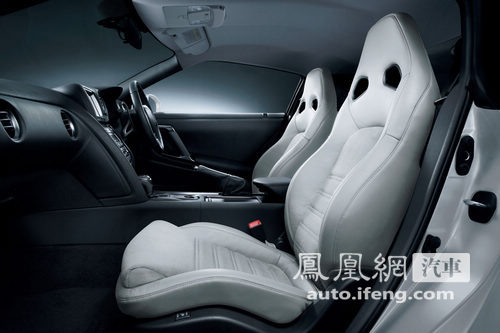 改款日产GT-R官图发布 售价合71.06-122.60万