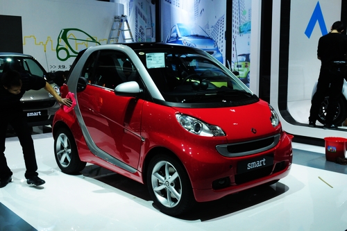 广州车展探营 2011款奔驰Smart更精致更便宜