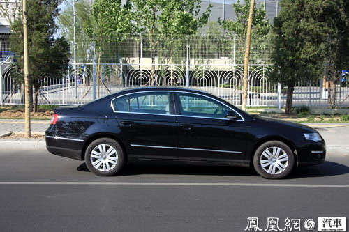 如虎添翼 试驾全新迈腾2.0TSI DSG(组图)(2)