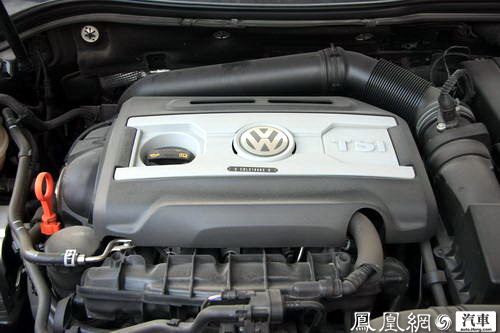 如虎添翼 试驾全新迈腾2.0TSI DSG(组图)(5)