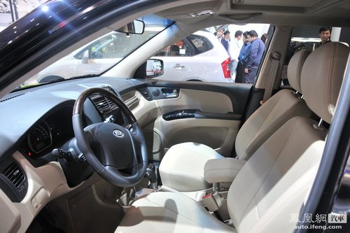 2011款起亚狮跑正式上市 6款车型15.98万起售 