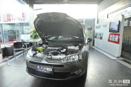 广州车展新车点评 起亚K5全面对比四款竞争车型(5)