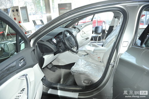广州车展新车点评 起亚K5全面对比四款竞争车型(4)