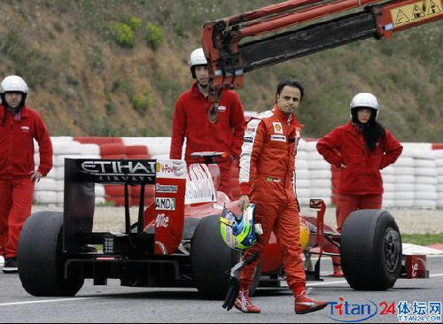 f1墨尔本揭幕战,法拉利车手马萨退赛.
