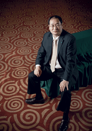 图为吉利控股集团常务副总裁杨健