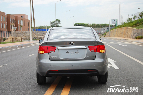 易车网评测东风悦达起亚福瑞迪(6)