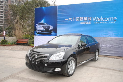 对比试驾 新皇冠 奥迪A6L 宝马5系高清图片