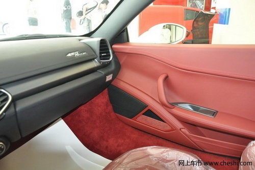 省内首台法拉利458 italia 抵达青岛欧利行 高清图片
