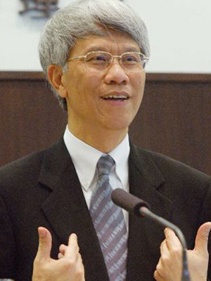 任志刚父女PK:港元挂钩美元还是人民币