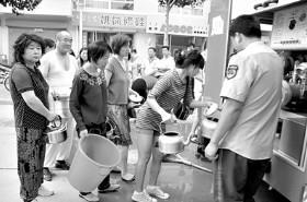 中国深陷水污染公共危机 黑色水图触及七大江河