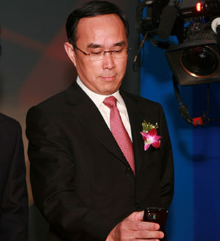 中国联通董事长常小兵通过无线上网启动3G业务
