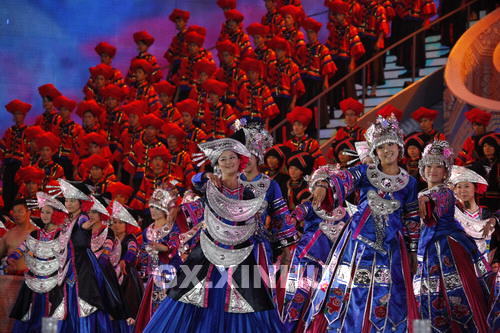 大型舞蹈《欢聚》拉开民歌节序幕