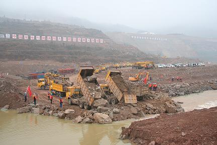 中国水电成功实现亭子口水利枢纽工程大江截流
