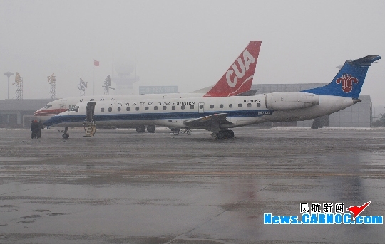 阜阳机场启动雪天保障应急预案确保航班运行