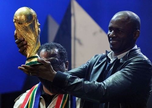 维埃拉移交大力神杯惹争议 FIFA解释意大利质