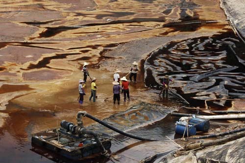 瞒报污染38天 紫金矿业遭遇中国版BP泄漏事故