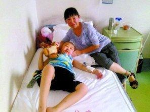 河北涞源县被指克扣近半血癌患儿捐款(组图)