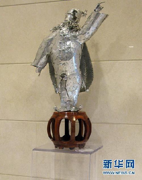 实拍2010夏季达沃斯中国艺术展（组图）(4)