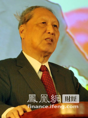 成思危：国内呈现温和通胀 人民币坚挺升值可能性大