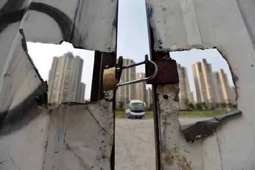 上海银监局叫停固定资产贷款 房产开发商受影
