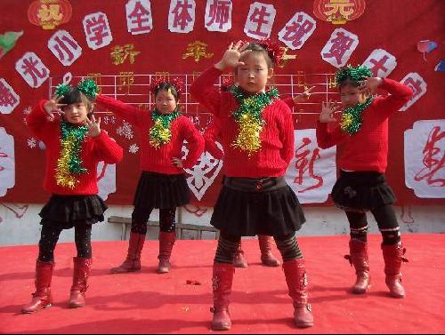 温岭民工子弟唱响新年欢乐歌