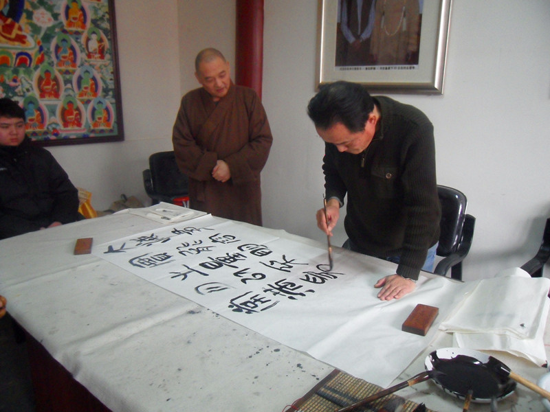 “梅客”访云居 翰墨染古刹