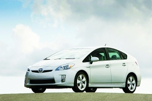 新能源车渐热  车企争先布局混合动力