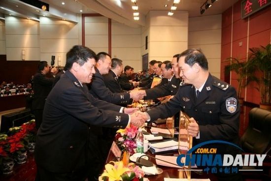 云南32单位163人因清网行动受到表彰