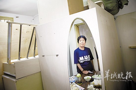 北京八旬老人卖房养老:手握200万难寻养老院
