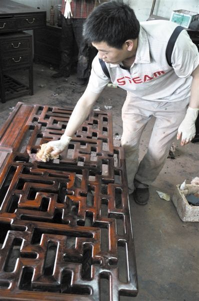 南漆北蜡保护红木家具 烫蜡家具用时娇气-图片版权归原作者所有