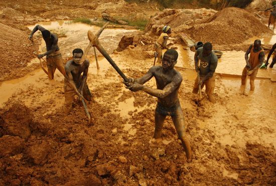 加纳对外国人矿区进行集中清查 射杀16岁中国