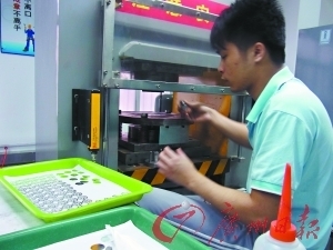 名牌白银首饰成色名不符实缺乏统一检测标准-图片版权归原作者所有