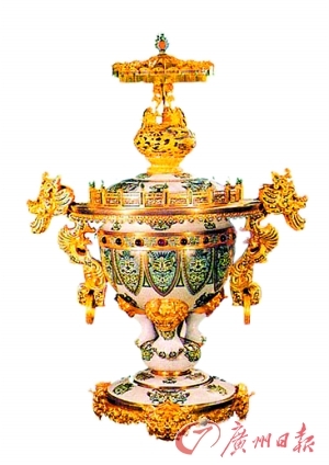 国大师作品三年价涨三成 景泰蓝座龙花熏曾拍1100万