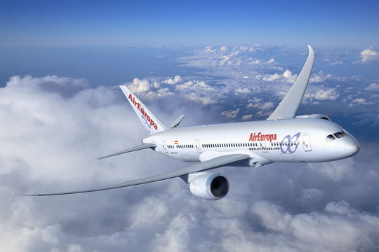 波音公司最新型787梦幻客机连续三天出现事故