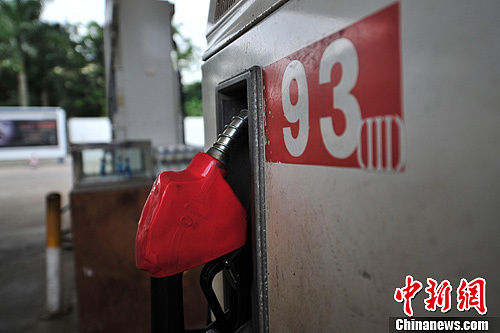 内地汽柴油价格25日起每升上涨0.22元和0.25元