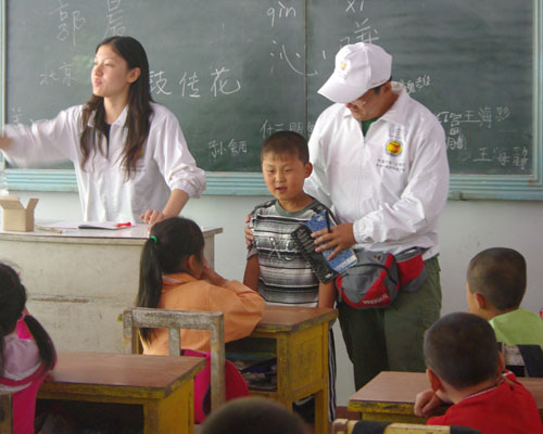 2010年小桔灯乡村小学图书馆计划黑龙江大庆站活动