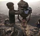 直击印度非法采煤者的艰难生活