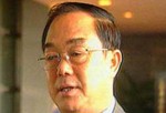 2001年7月31日，青岛啤酒集团公司总裁彭作义，游泳时突发心肌梗塞意外猝死。（