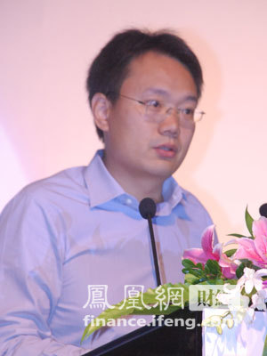 《21世纪经济报道》主编、论坛组委会联席主席刘洲伟