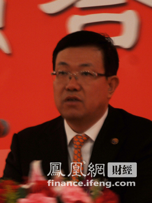 图文：中国华融资产管理公司副总裁郑万春