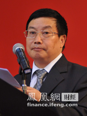 中国银行业协会专职副会长杨再平