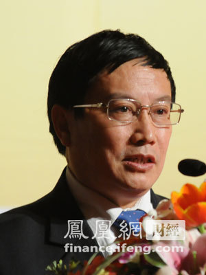 图文：中国银行业协会副会长杨再平