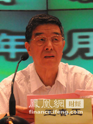 图文：中国国际经济交流中心执行副理事长王春正